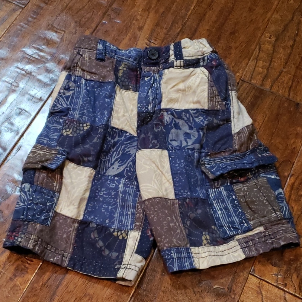 Gapkids boys patchwork cargo shorts size 5T